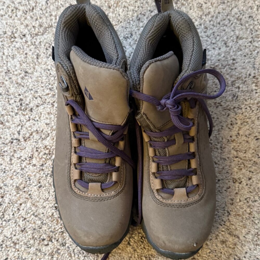Brown Vasque UltraDry Hiking Boots Women’s 9.5M Vibram Sole 7419M Trail Ready
